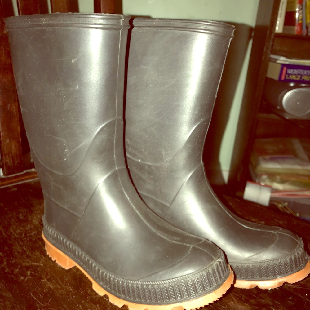 Boys rain boots